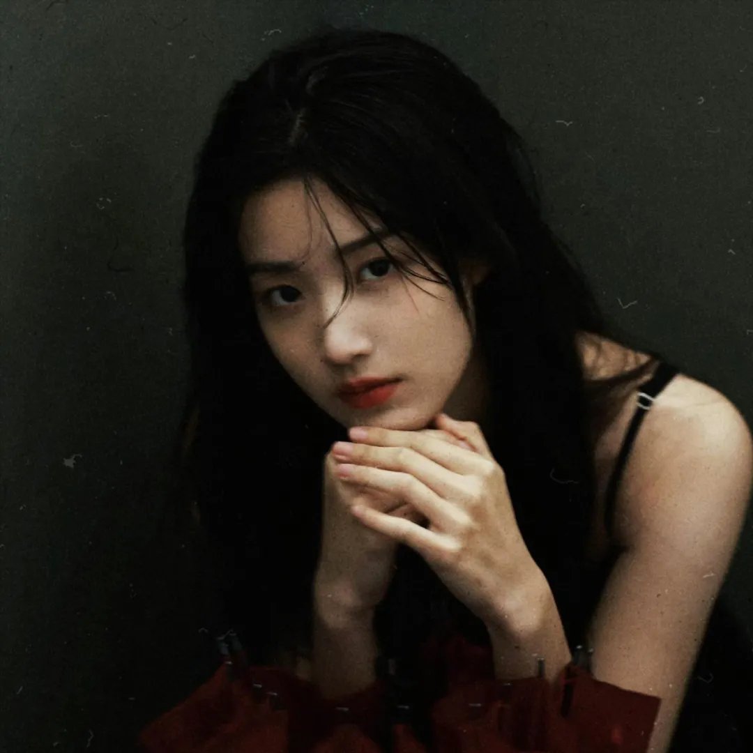 弱比少男闯女校 在线观看